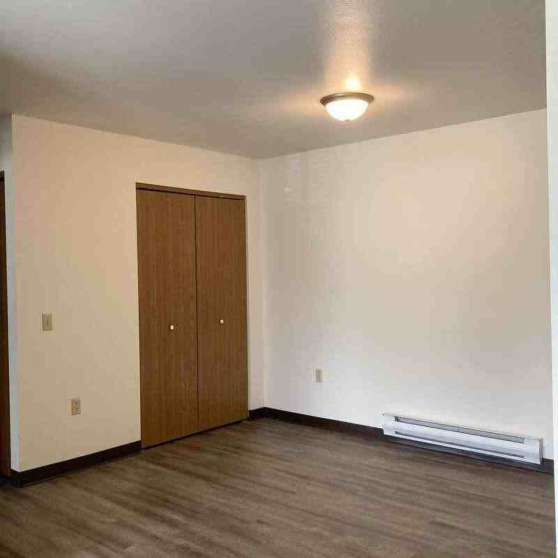 120 Memorial Dr - Photo 3 of 5