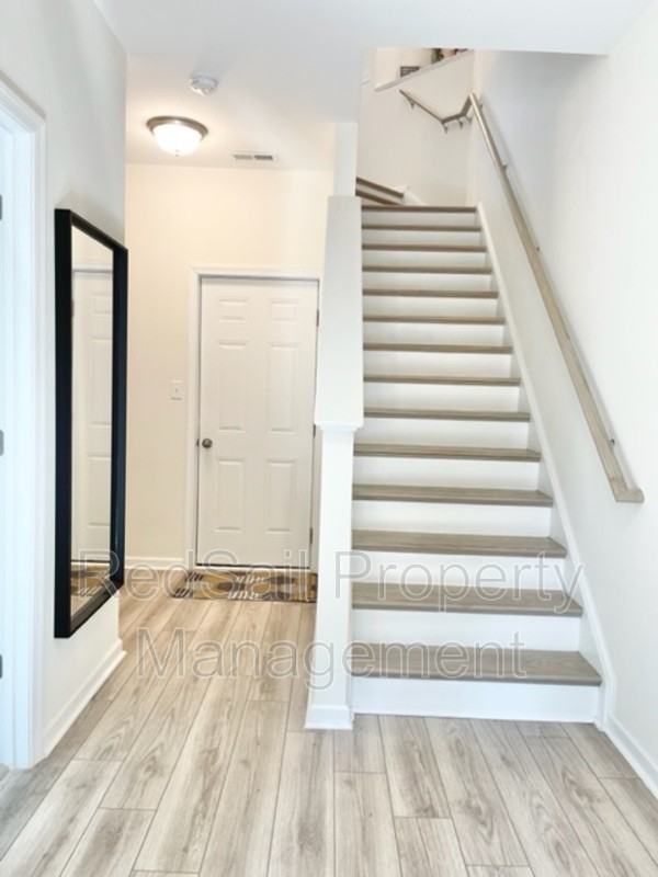 559 Red Hill Rd - Photo 4 of 15