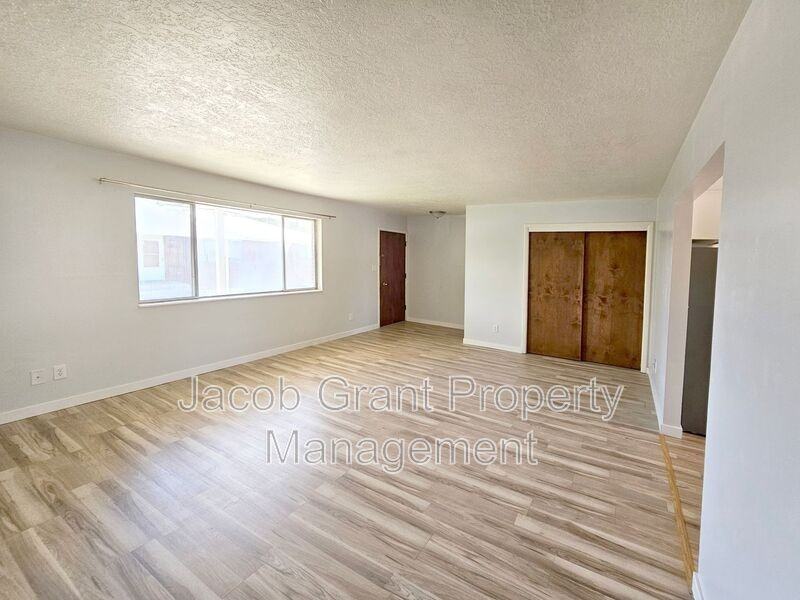 2118 Saint Clair Rd - Photo 5 of 14