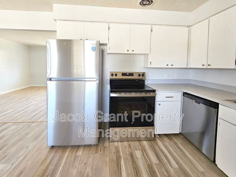 2118 Saint Clair Rd - Photo 7 of 14