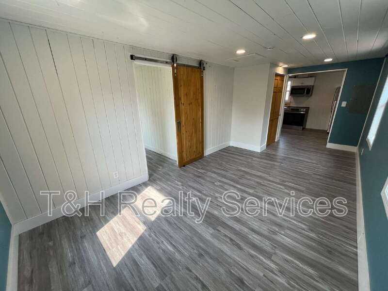 106 E Pendleton Ave - Photo 4 of 13