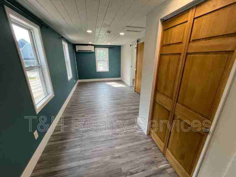 106 E Pendleton Ave - Photo 5 of 13