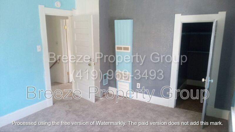 291 E Broadway St - Photo 3 of 6