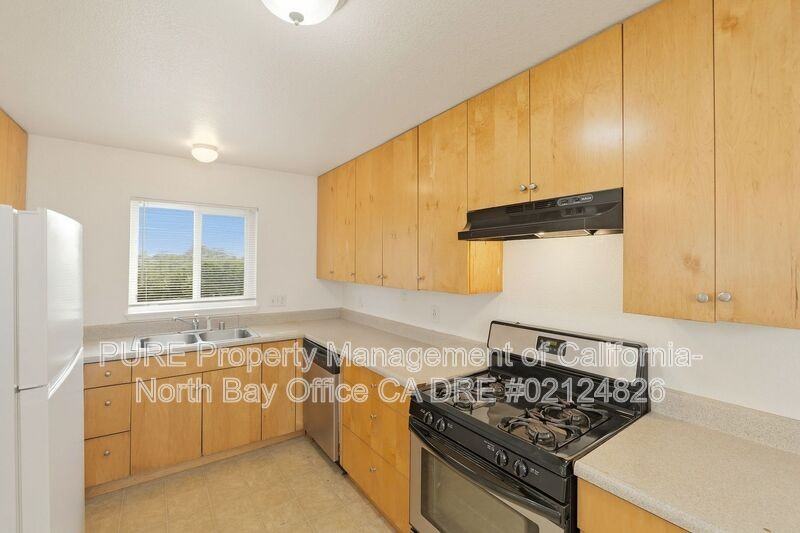 781 Dutton Ave - Photo 7 of 24