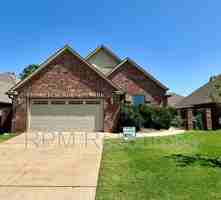 featured image of 3121 Sw 136th Ter