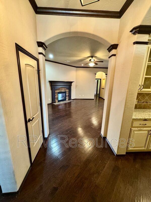 3121 Sw 136th Ter - Photo 5 of 33