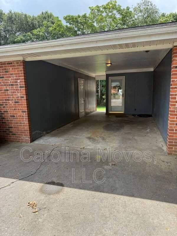 107 Bismark Dr - Photo 4 of 26