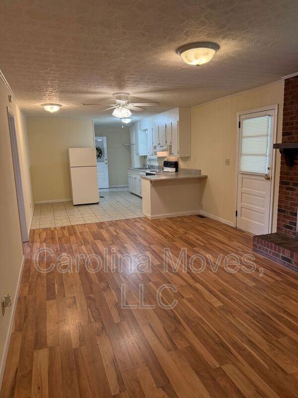 107 Bismark Dr - Photo 6 of 26