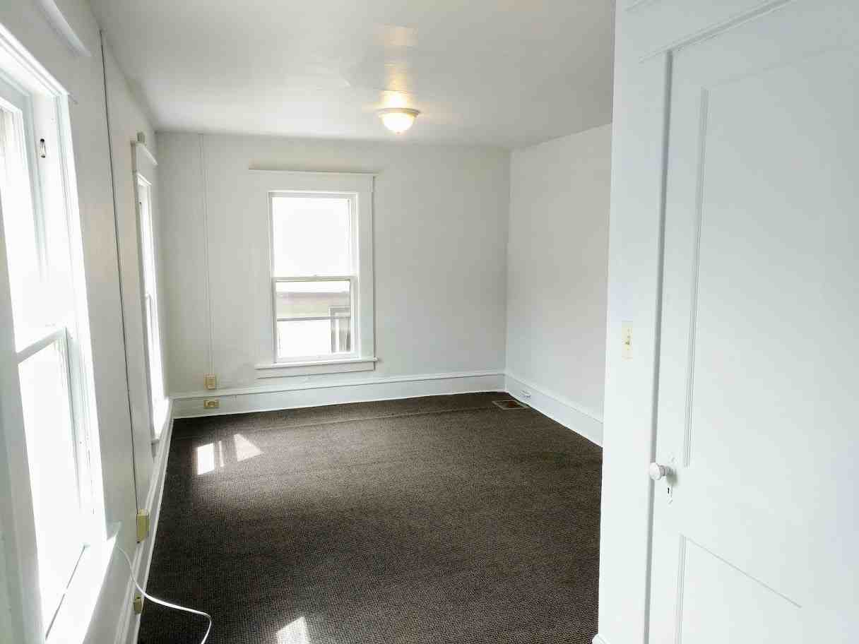 225 - 227 Boileau Pl - Photo 2 of 6