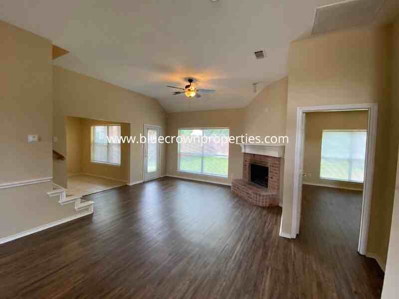 1829 Carver Dr - Photo 2 of 17