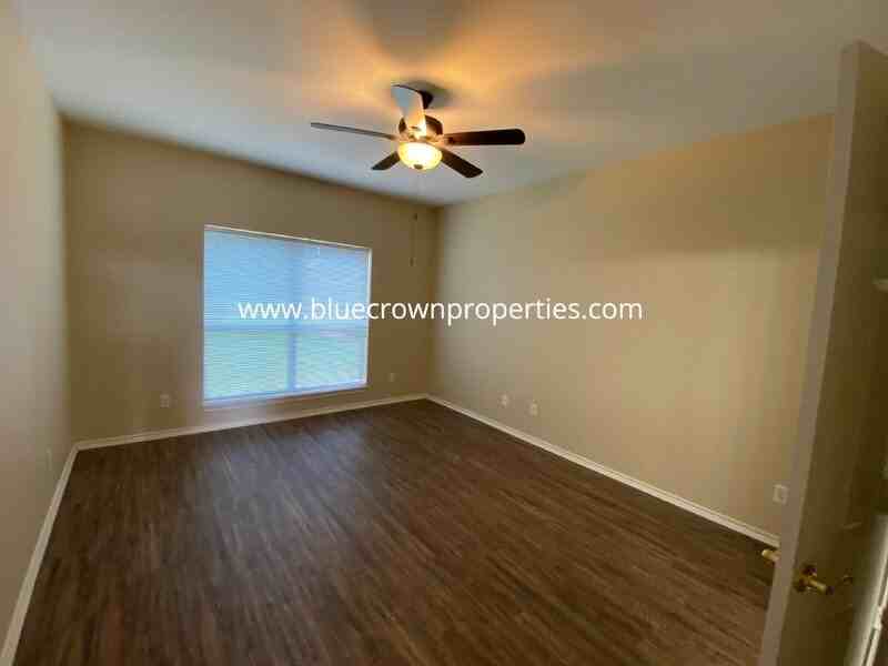1829 Carver Dr - Photo 5 of 17