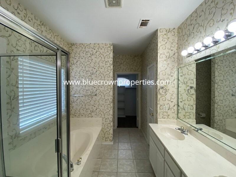 1829 Carver Dr - Photo 7 of 17