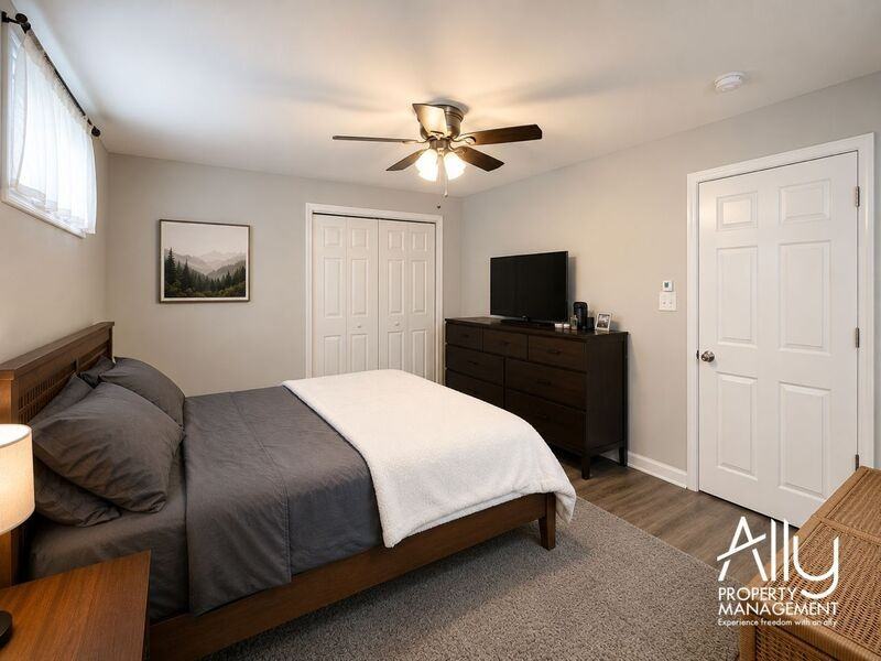 1210 Agnese St #B - Photo 6 of 9