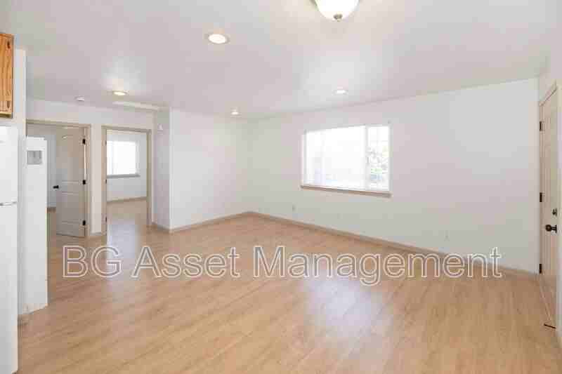 2340 22nd St - Photo 7 of 19