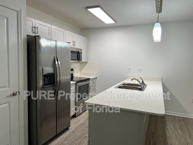 318 Neterrace #201 - Photo 7 of 18