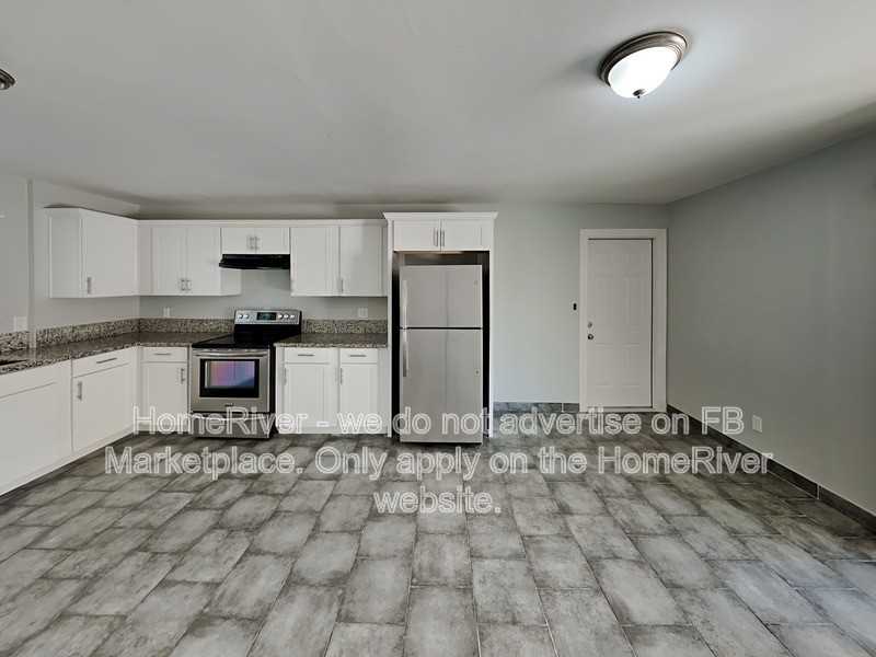 4631 W Claremont St - Photo 5 of 29