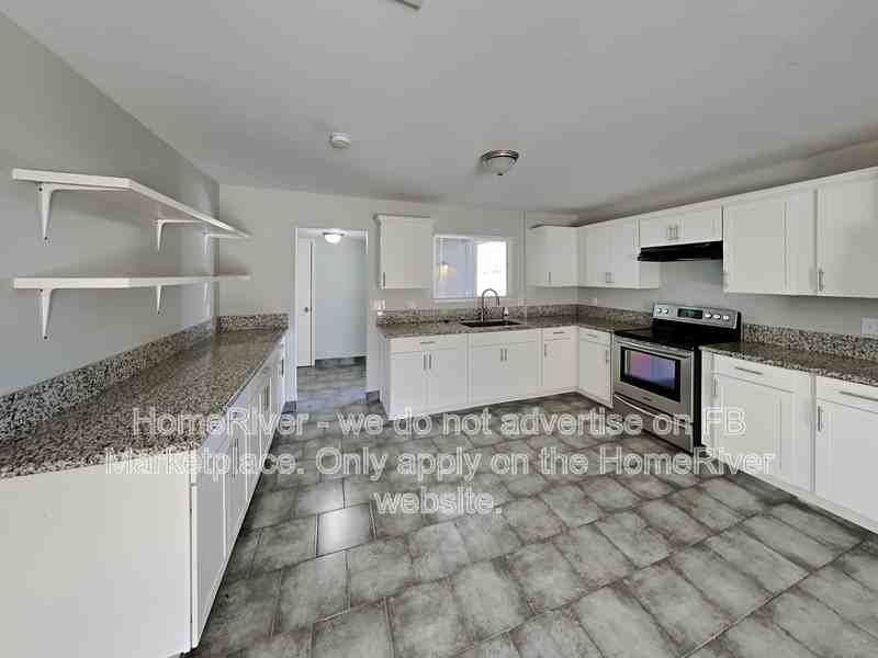 4631 W Claremont St - Photo 7 of 29