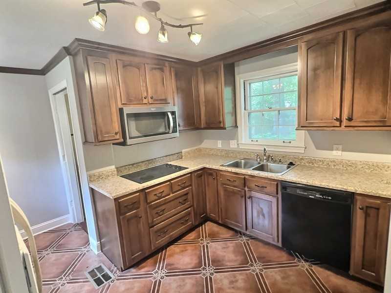 3766 Friar Tuck Rd - Photo 4 of 18