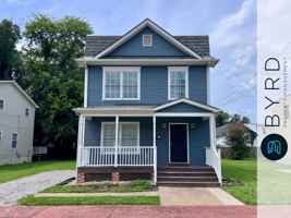 featured image of 115 E 14th St #1