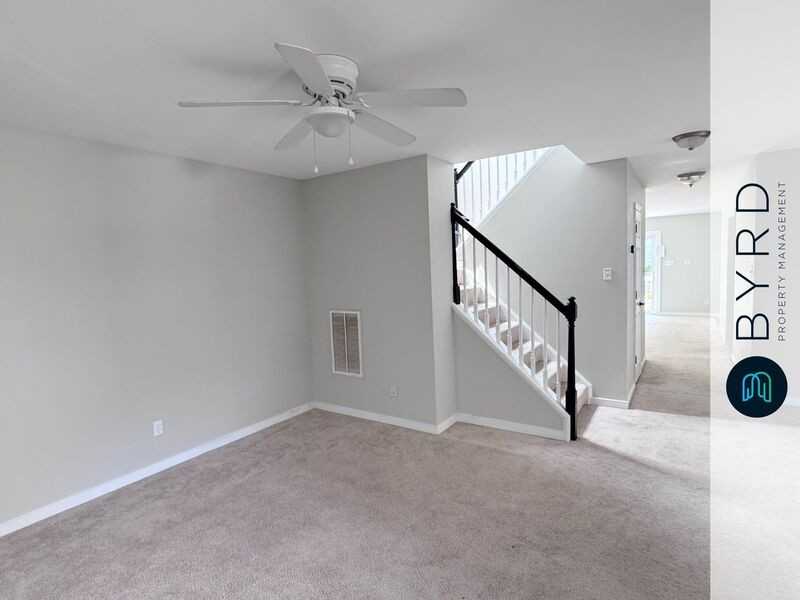 115 E 14th St #1 - Photo 4 of 26