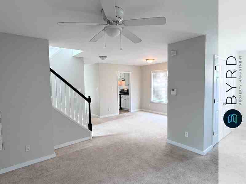 115 E 14th St #1 - Photo 6 of 26