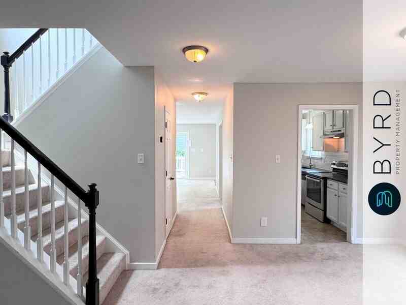 115 E 14th St #1 - Photo 7 of 26