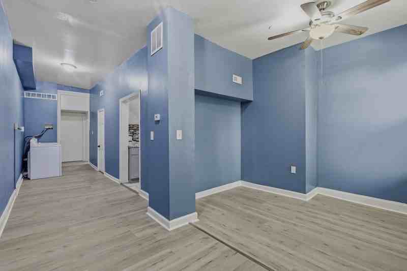 1409 Mcculloh St - Photo 3 of 19