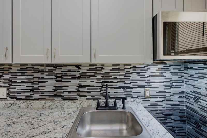 1409 Mcculloh St - Photo 6 of 19