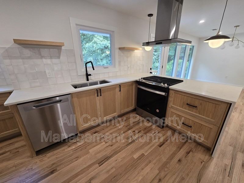 4335 King Springs Rd Se - Photo 5 of 24