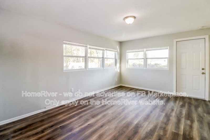 1322 W Hiawatha St - Photo 5 of 17