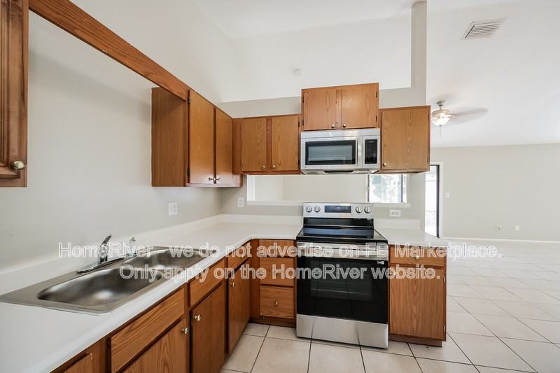 1720 Sw 3rd Pl - Photo 5 of 21