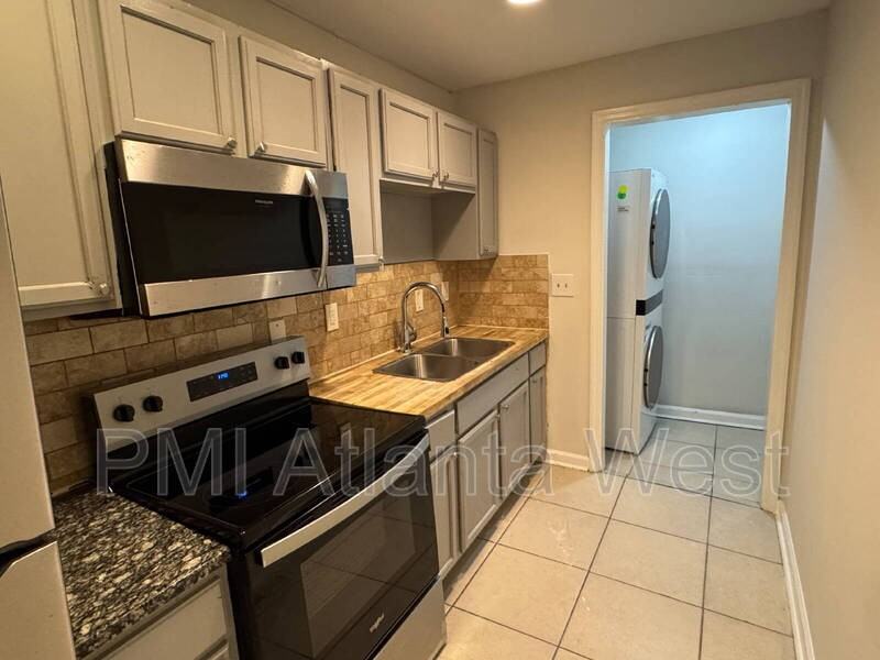 1796 Spring Ave - Photo 2 of 7