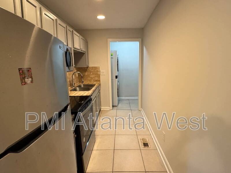 1796 Spring Ave - Photo 3 of 7