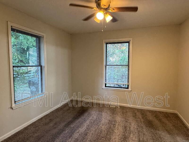 1796 Spring Ave - Photo 6 of 7