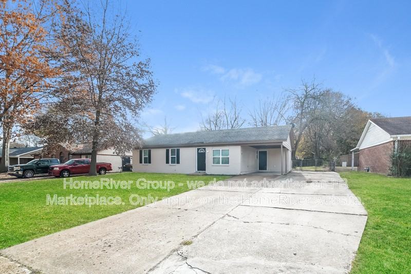 3175 Mayfair Dr - Photo 2 of 16