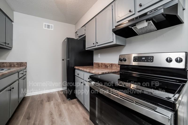 3175 Mayfair Dr - Photo 6 of 16