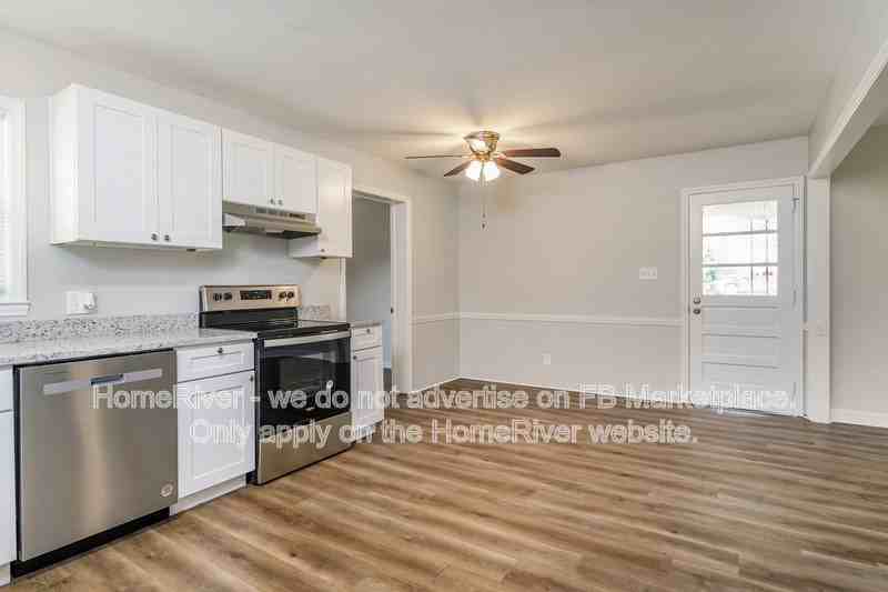 1603 W Mountain St - Photo 3 of 20