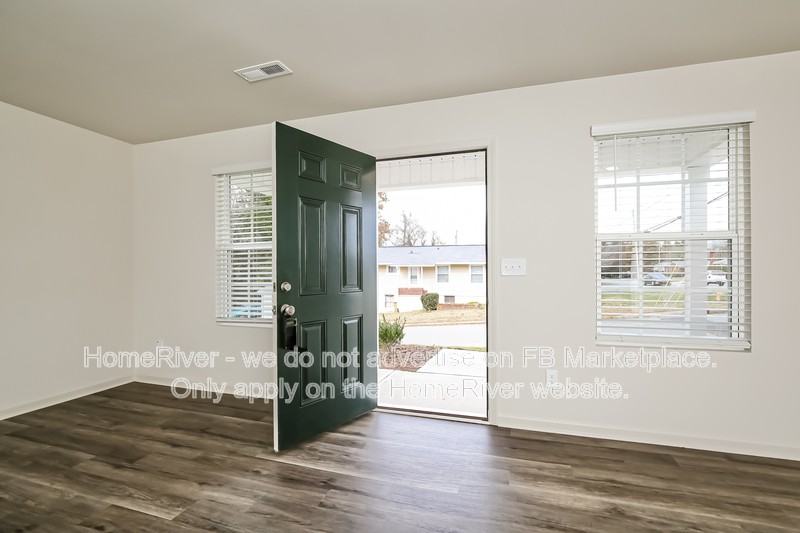 2304 Kaywood Ln - Photo 3 of 20