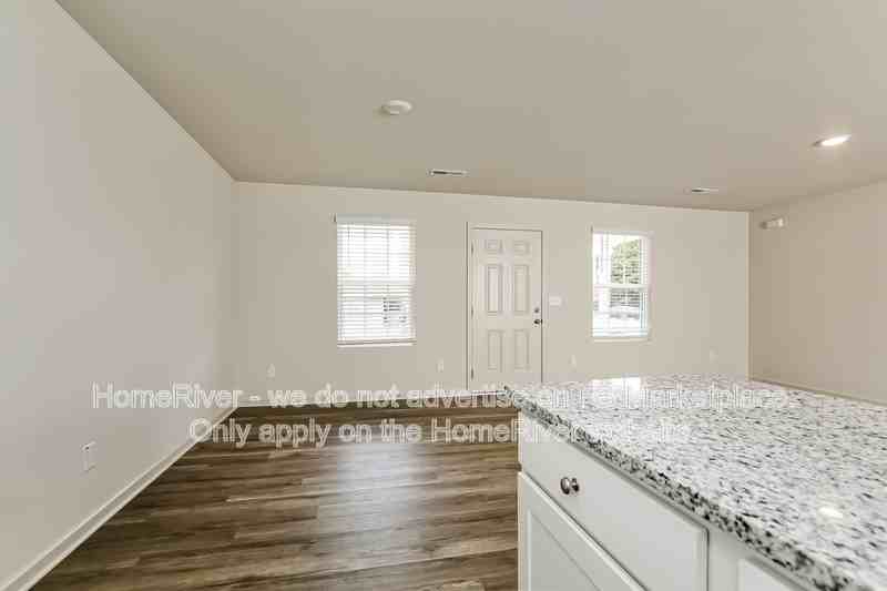 2304 Kaywood Ln - Photo 6 of 20