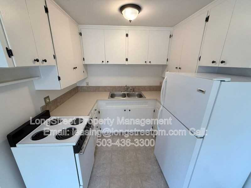 2612 Nw Tyler Ave - Photo 3 of 14