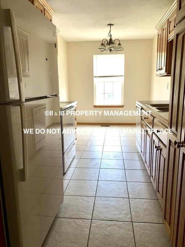 5110 Hardy Ct - Photo 4 of 18