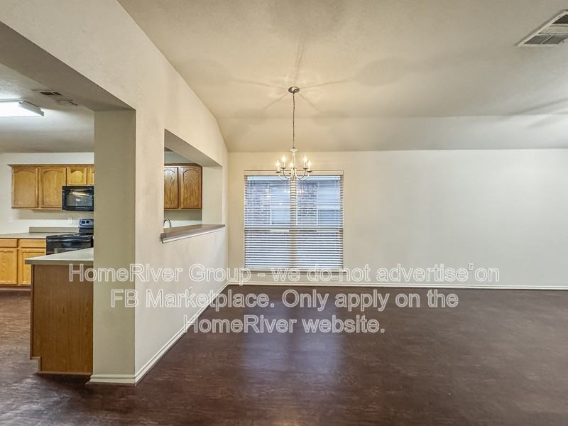 2829 Snowy Owl Dr - Photo 4 of 20
