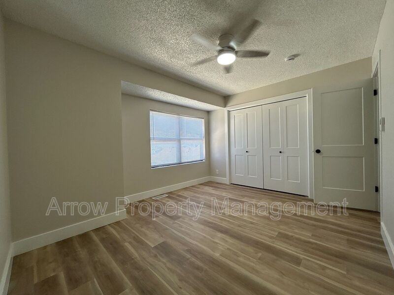 1216 S Jackson St - Photo 7 of 12