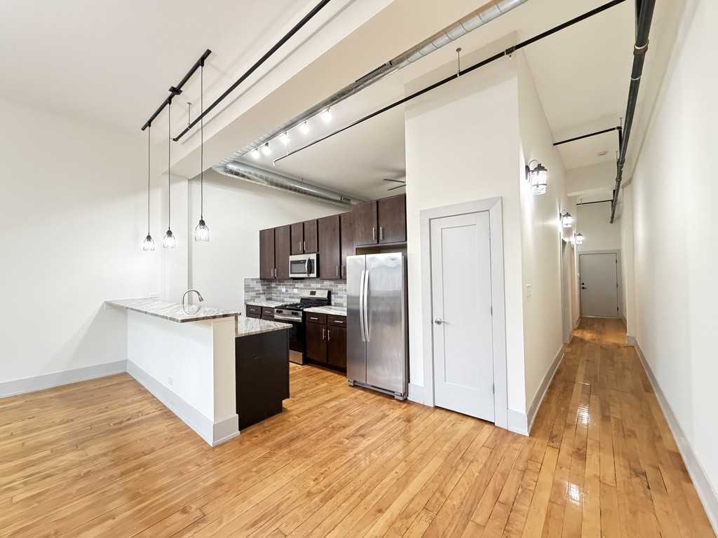 1432 W 21st St #124 - Photo 3 of 21
