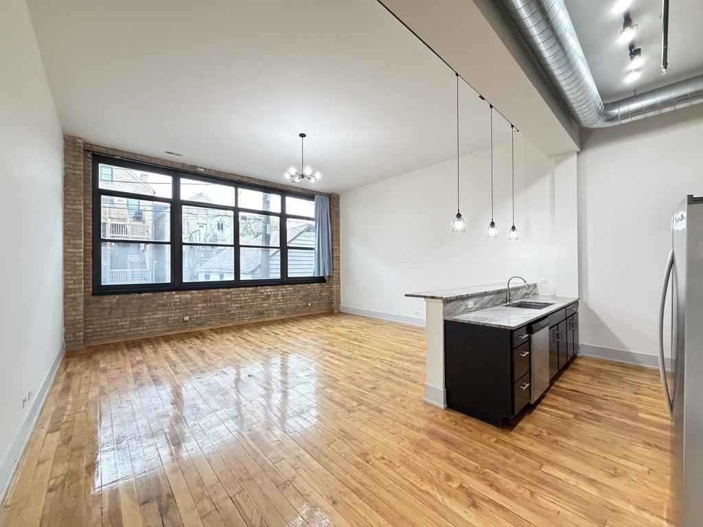 1432 W 21st St #124 - Photo 7 of 21