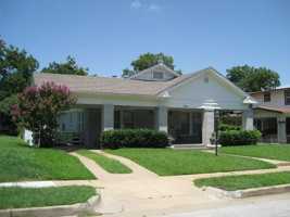 featured image of 2510 Wabash Ave