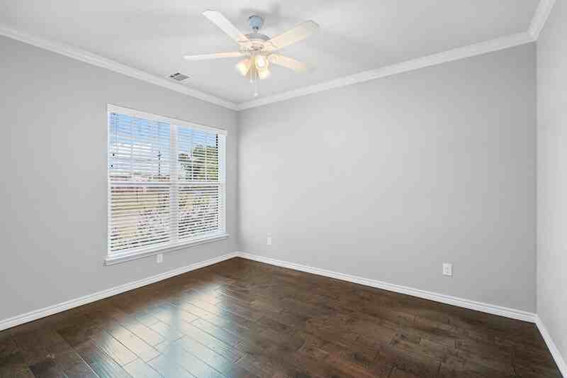 2909 Gordon Ave - Photo 4 of 20