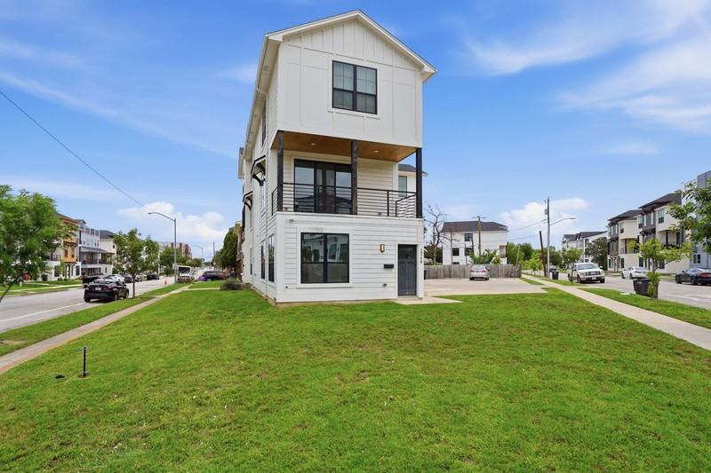 3221 Forest Park Blvd - Photo 3 of 31