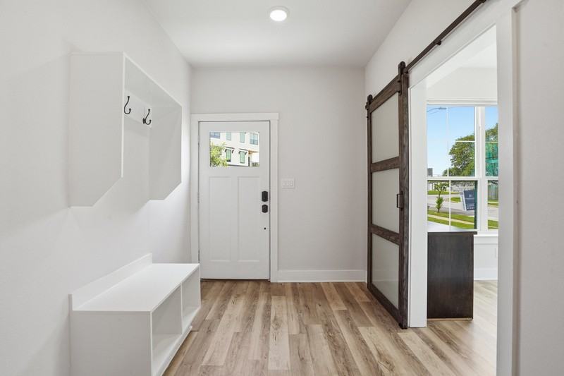 3221 Forest Park Blvd - Photo 5 of 31