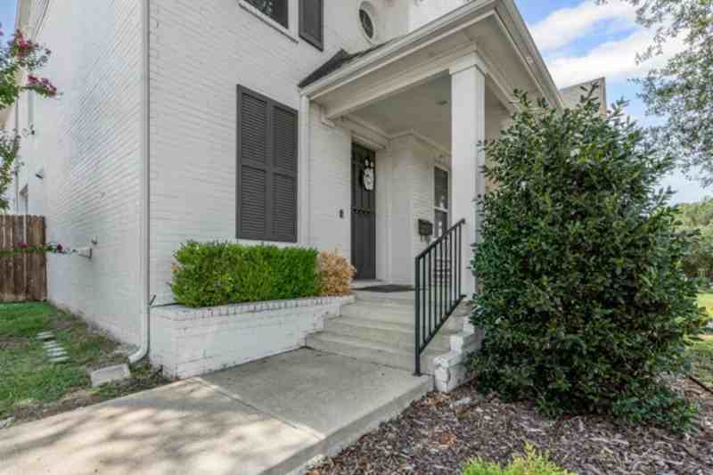 2409 W Robert St - Photo 2 of 19